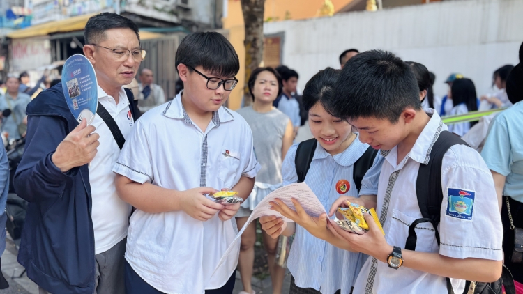 Nhiều thí sinh tự tin đạt trên 9 điểm bài thi  tiếng Anh vào lớp 10 Hà Nội