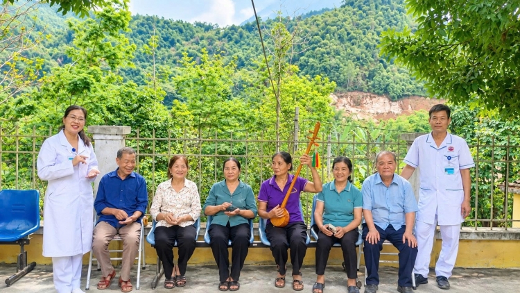 Niềm vui từ mô hình y tế "2 trong 1" cho người cao tuổi