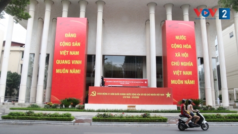 Hà Nội rực rỡ sắc đỏ cờ hoa chào mừng 81 năm Quốc khánh 2/9