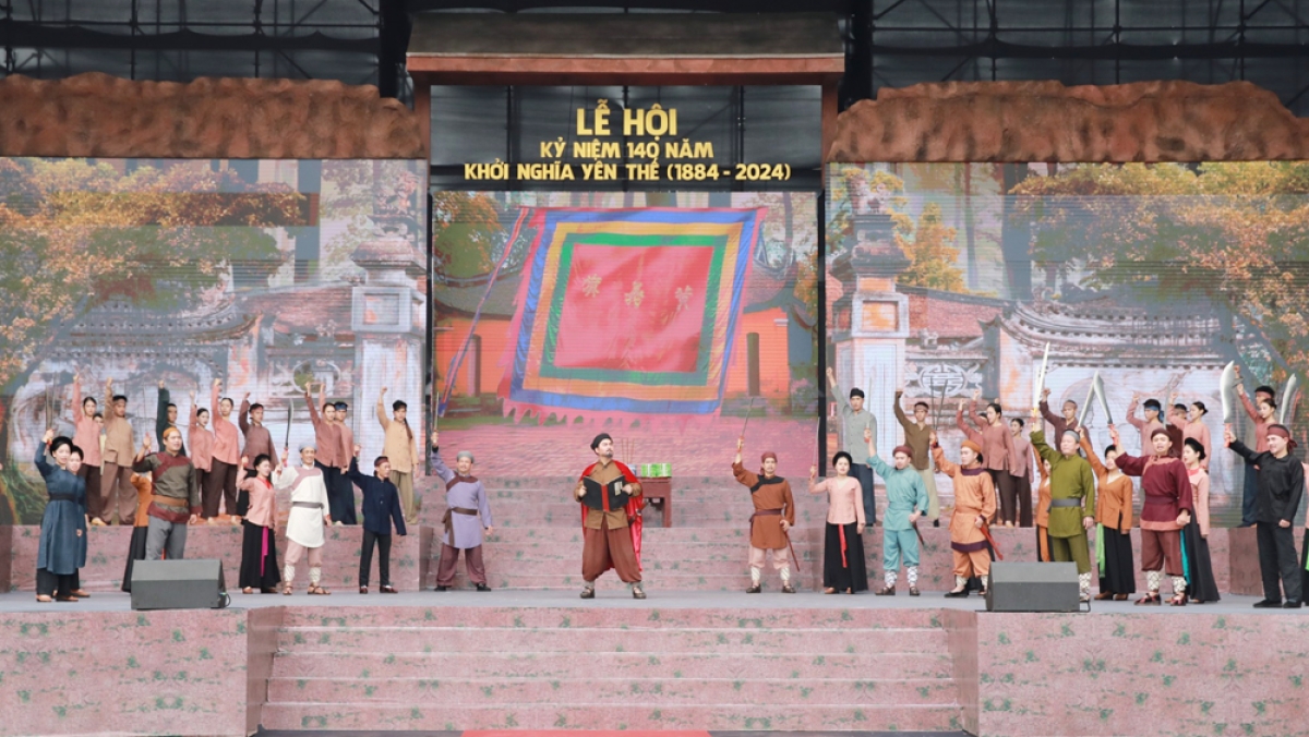 Phần tái hiện cuộc khởi nghĩa Yên Thế do Nhà hát Chèo Bắc Giang biểu diễn.