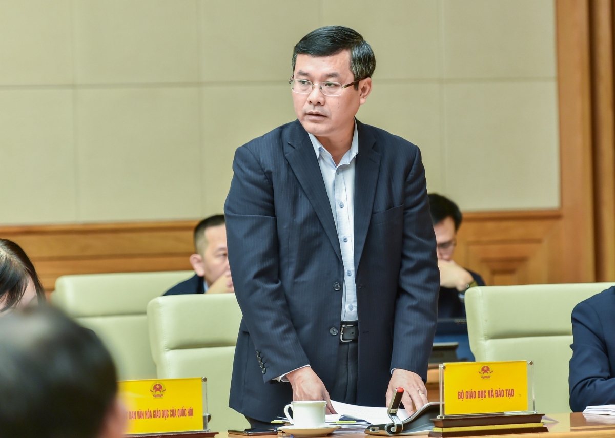 Thứ trưởng Bộ GD&amp;ĐT Nguyễn Văn Phúc báo cáo tóm tắt quá trình xây dựng Chiến lược.