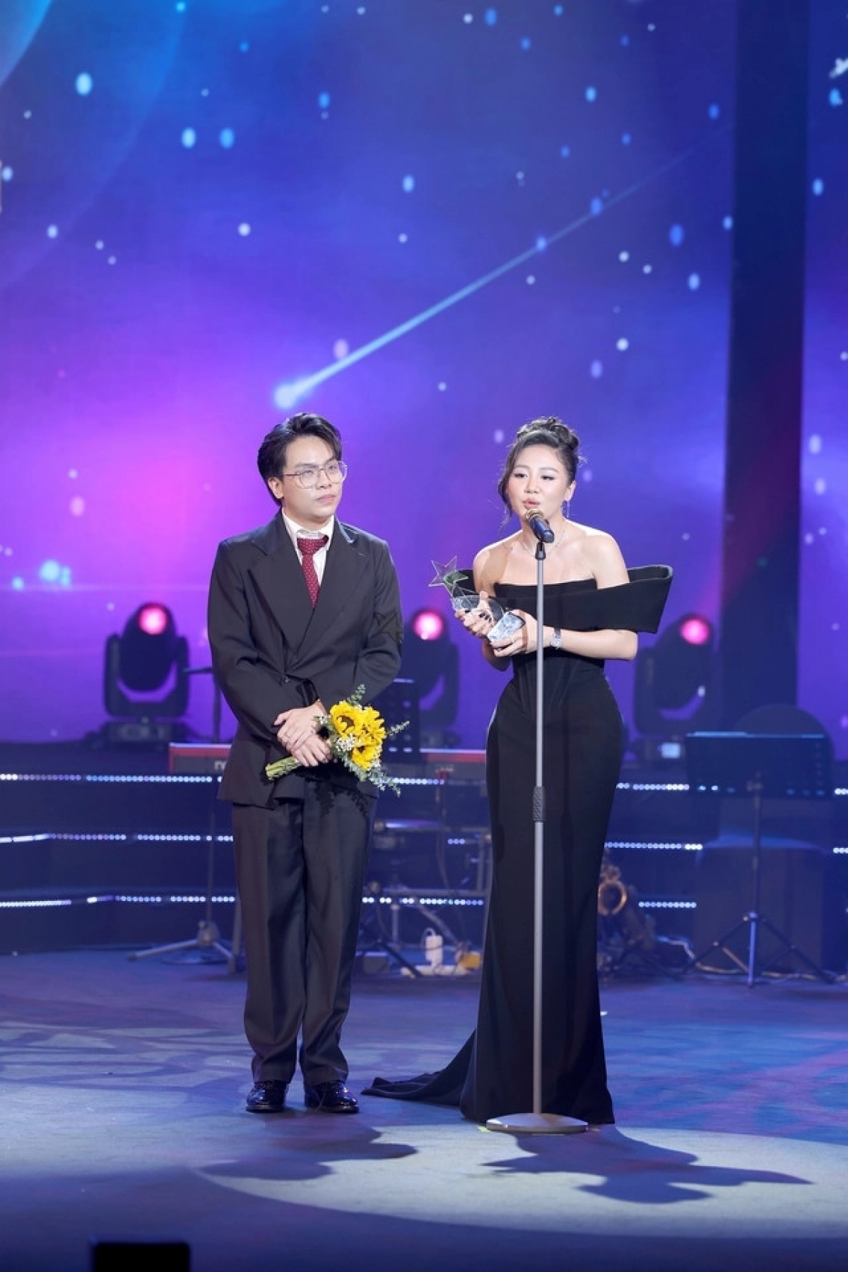 Album của năm: Album "Minh tinh" của Văn Mai Hương với sự đồng hành của Hứa Kim Tuyền, được giới chuyên môn, khán giả đánh giá cao kể từ khi ra mắt..