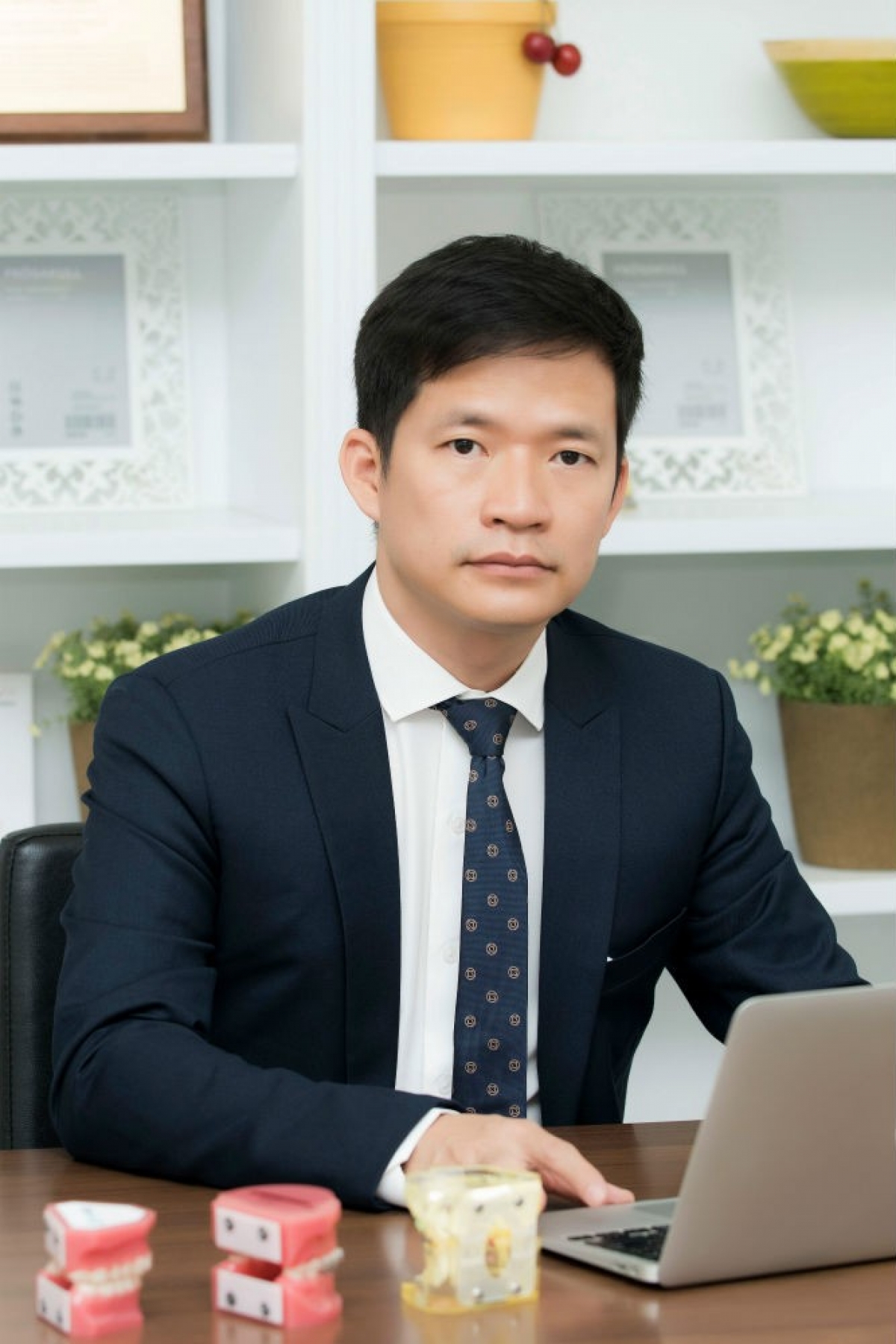 TS.BS Nguyễn Phú Hòa – Giám đốc Trung tâm Nha khoa Quốc tế Phú Hòa
đã tới phòng thu trực tiếp của VOV2 và tư vấn cho thính giả về các bệnh răng lợi