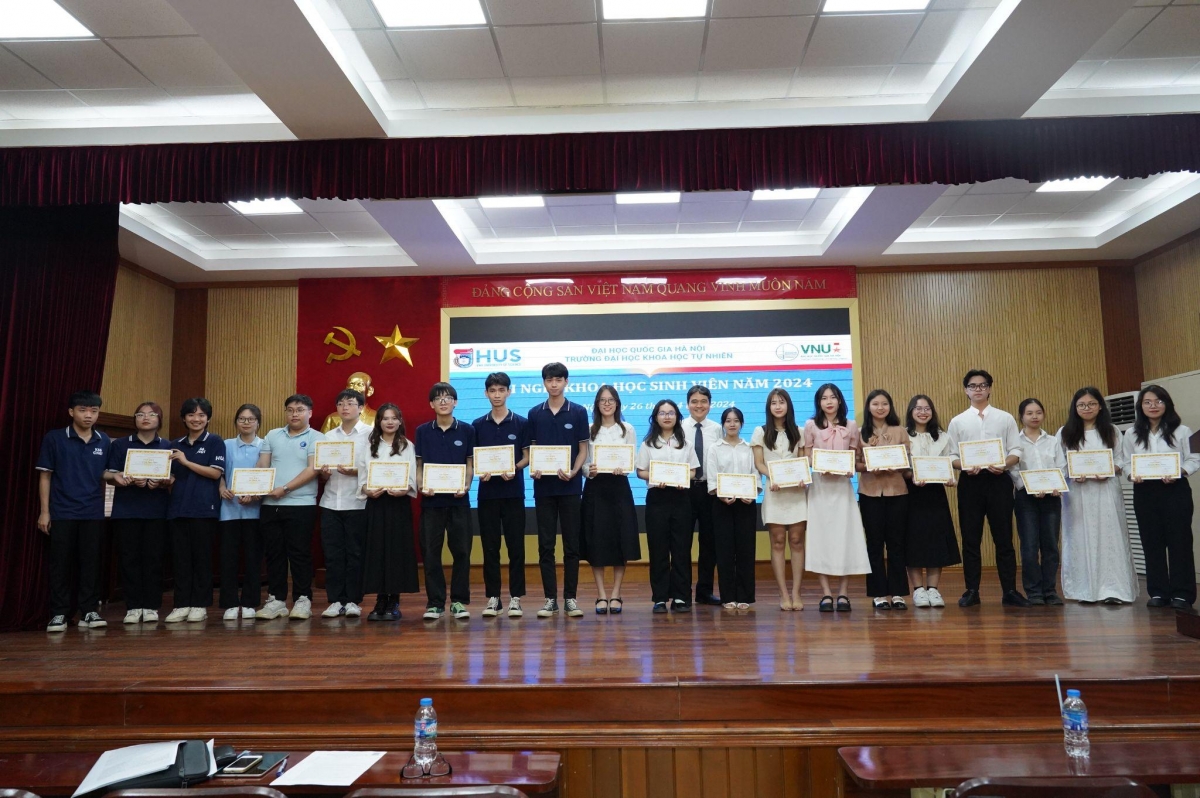 Sinh viên đoạt giải nhất Hội nghị nghiên cứu khoa học sinh viên năm 2024