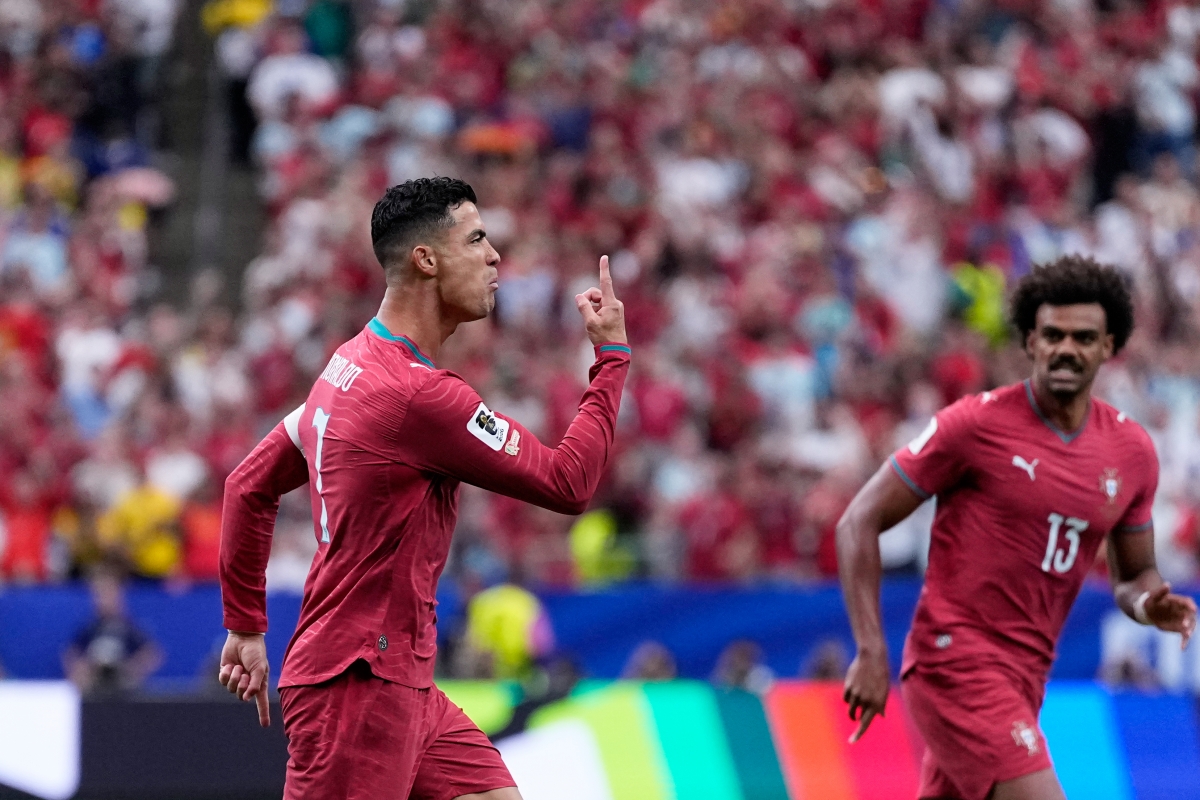 Ronaldo giải tỏa áp lực bằng bàn thắng mở tỉ số cho Bồ Đào Nha
(Ảnh: AP)