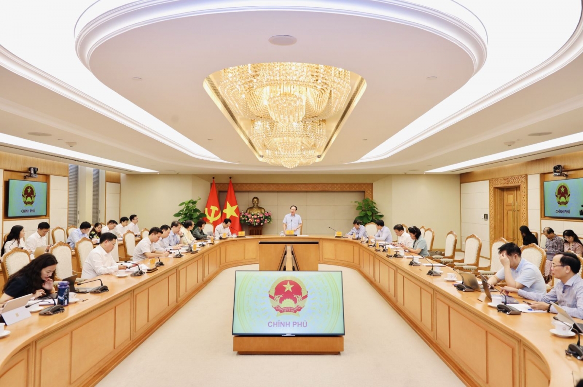 ​​​​​Phó Thủ tướng Lê Tiến Châu chủ trì buổi làm việc với Bộ Giáo dục và Đào tạo về tình hình thực hiện một số nhiệm vụ trọng tâm của ngành Giáo dục, ngày 26/6 (Ảnh: moet)