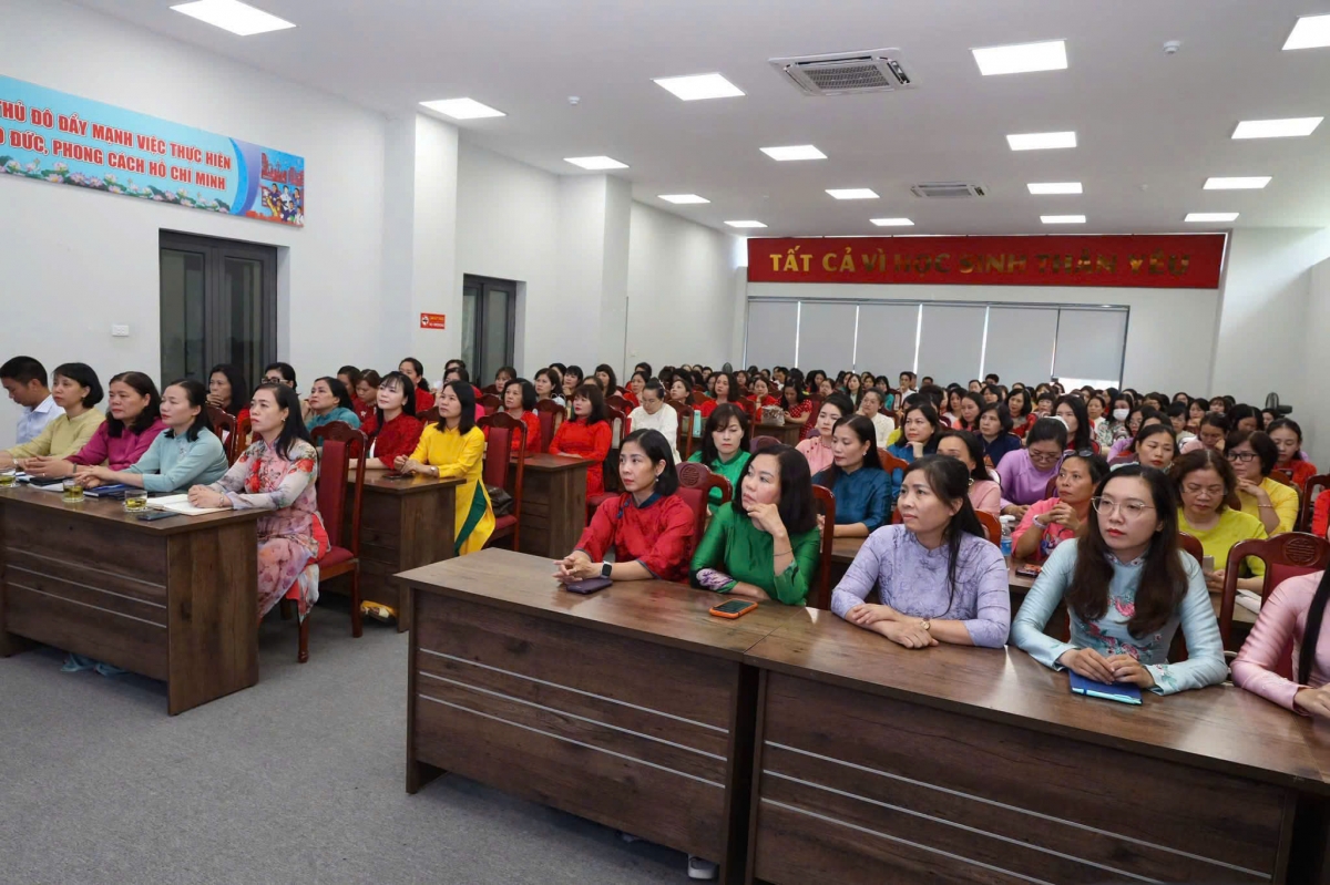 Vận hành trường TH&amp;THCS Chu Văn An trong những ngày đầu chuẩn bị cho khai giảng. Ảnh: NTCC.