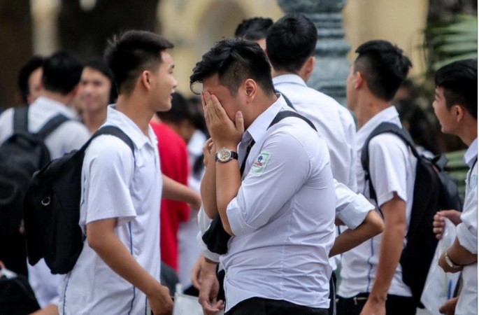 Hơn 9,5 điểm/môn vẫn trượt đại học, có bất thường?