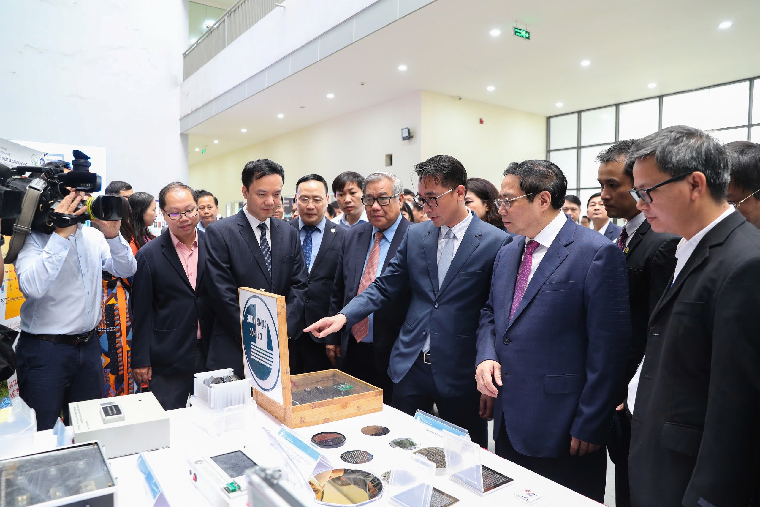 Các trường đại học đang làm gì để hiện thực hóa Nghị quyết 57?