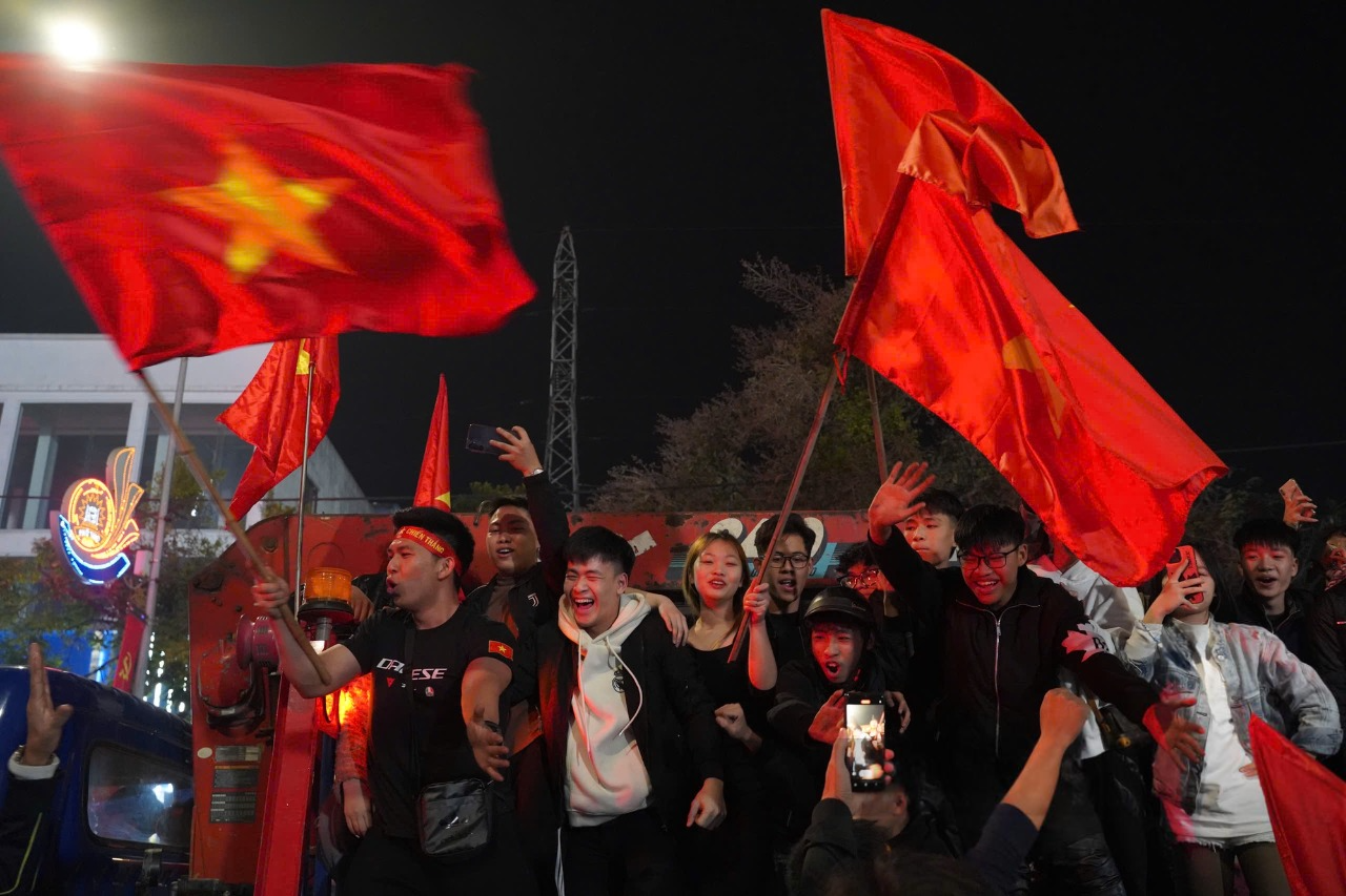 Âm nhạc - Huyền thoại bất tử trên sân cỏ