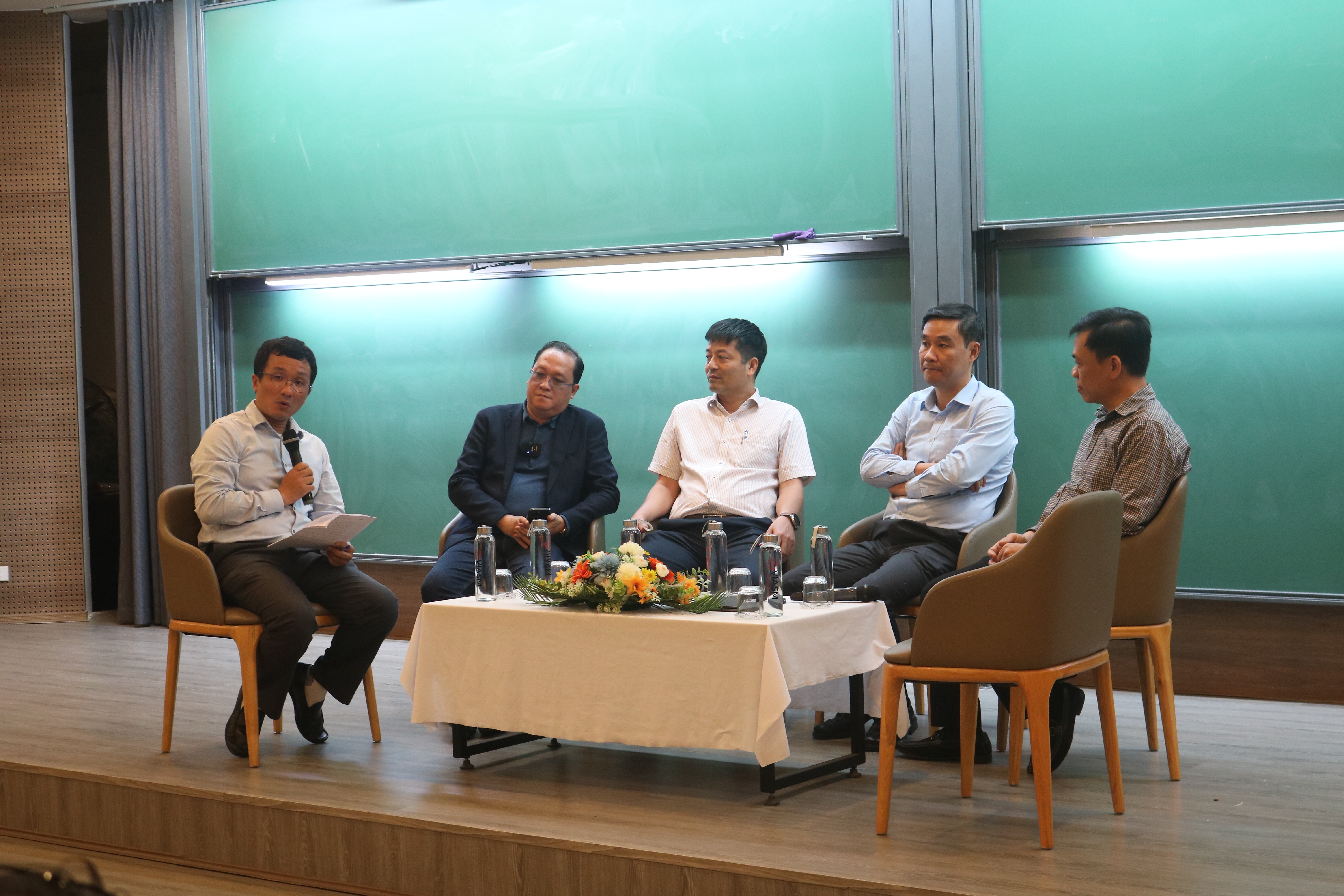 Các trường Đại học đang làm gì để hiện thực hóa Nghị quyết 57? 