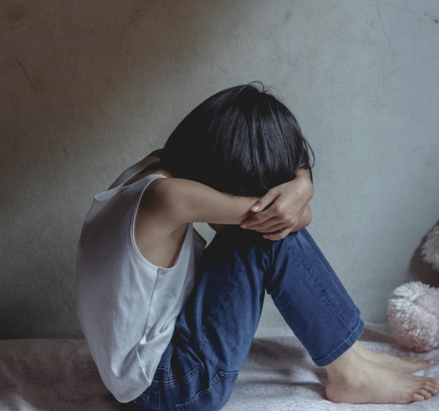 Bạo hành trẻ em: Lỗ hổng hệ thống hay sự vô cảm của cộng đồng?