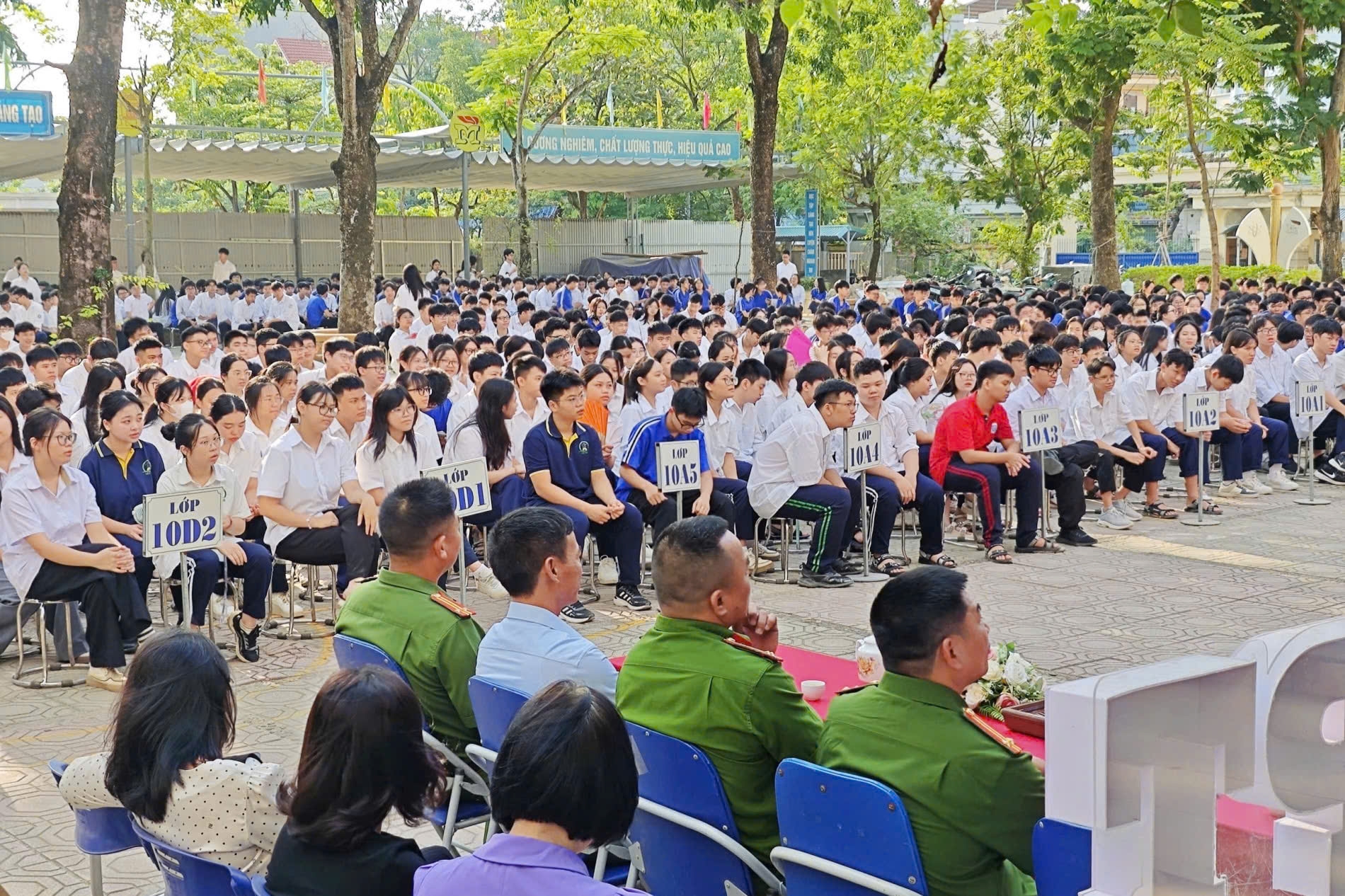 Hà Nội chủ động bảo đảm an toàn giao thông trường học trước năm học mới