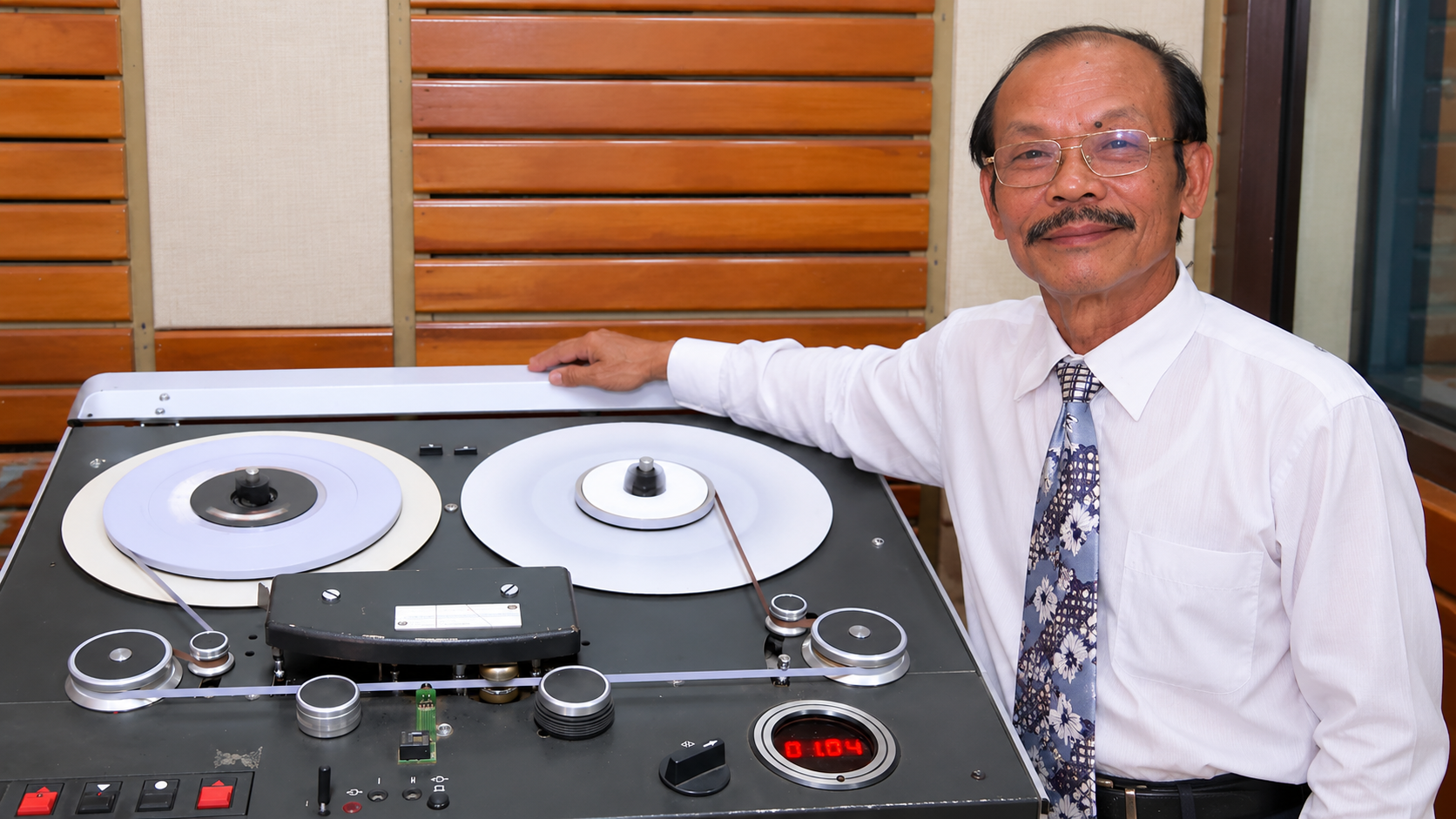 "Phù thủy âm thanh" phía sau làn sóng Tiếng nói Việt Nam