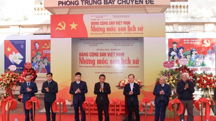 Trưng bày "Đảng Cộng sản Việt Nam - Những mốc son lịch sử"