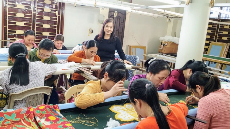 Độc đáo làng nghề thêu tay Minh Lãng