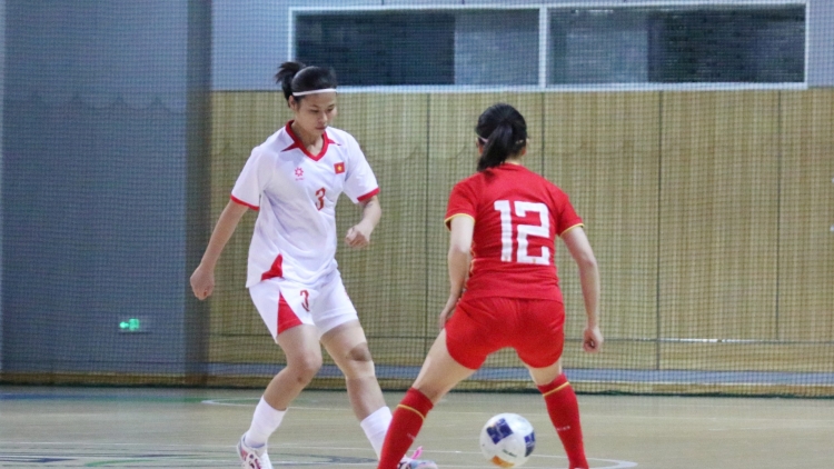 Futsal nữ Việt Nam rút kinh nghiệm quý sau trận giao hữu với tuyển Trung Quốc