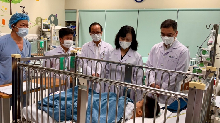 Bệnh nhi trong vụ việc tại BVĐK tỉnh Nam Định đã qua cơn nguy kịch