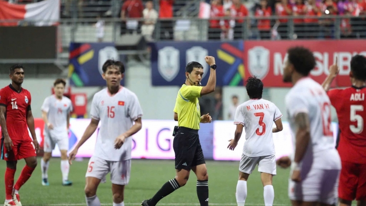 Trọng tài FIFA người Hàn Quốc cầm còi trận derby Hà Nội