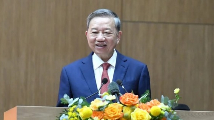 Tổng Bí thư Tô Lâm: Từng bước giảm gánh nặng chi phí y tế tiến tới miễn viện phí