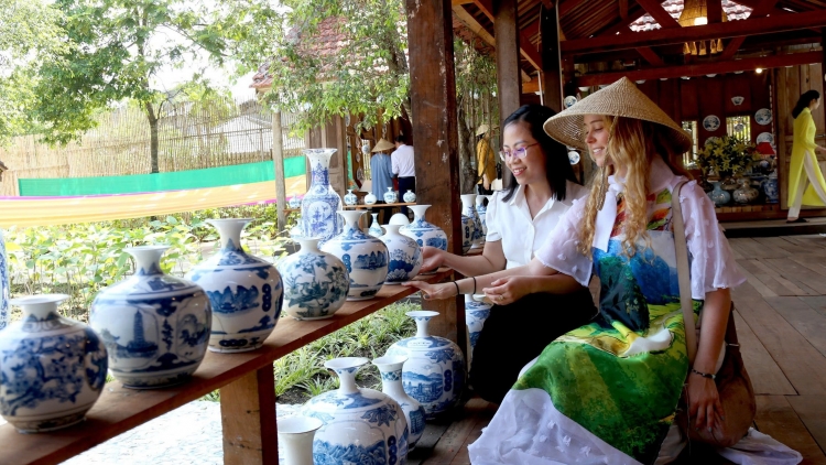 Ninh Bình đưa sản phẩm truyền thống vào hành trình du lịch
