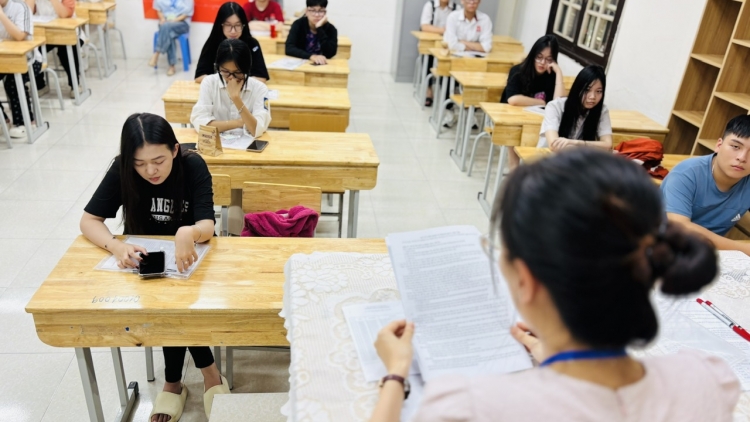 Thí sinh chuẩn bị chủ đề yêu nước và hòa bình cho đề nghị luận xã hội