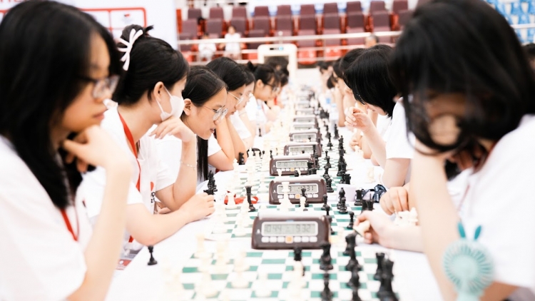 Liên đoàn Cờ Việt Nam vinh danh và hỗ trợ các VĐV cờ vua trẻ xuất sắc