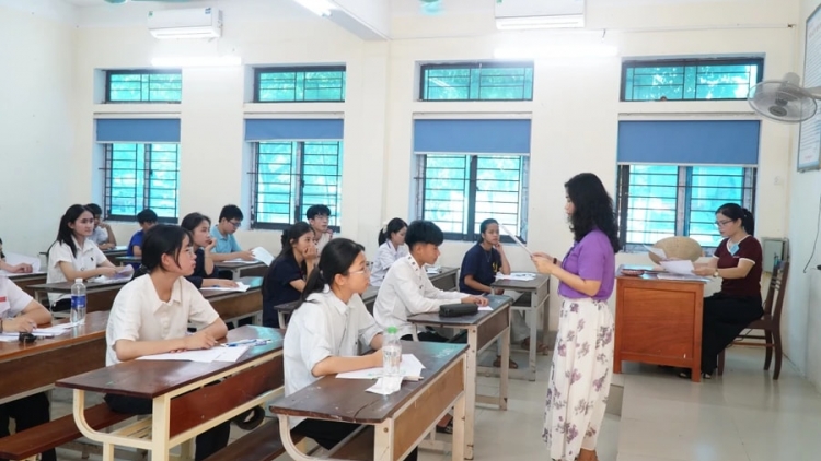 Đình chỉ giám thị có phát ngôn "Học chi cho lắm rồi cũng đi làm thuê" 