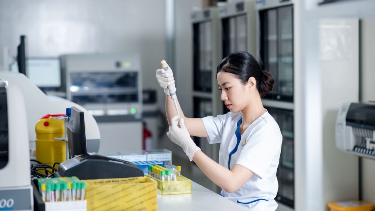 Sinh thiết lỏng – Cánh cửa mới trong tầm soát và điều trị ung thư phổi