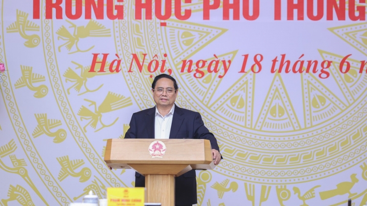 Thủ tướng yêu cầu chuẩn bị điều kiện thí điểm thi tốt nghiệp trên máy từ 2027