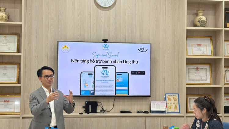 Trợ lý ảo AI hỗ trợ bệnh nhân ung thư 