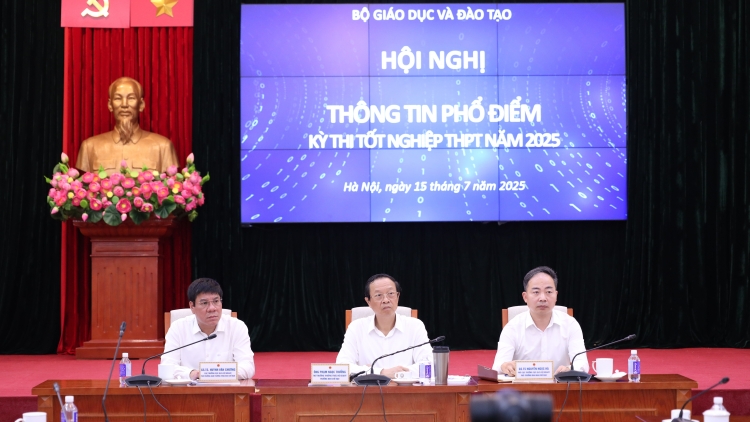 15.300 điểm 10 thi tốt nghiệp: Bộ GD-ĐT phủ nhận không có "mưa" điểm 10