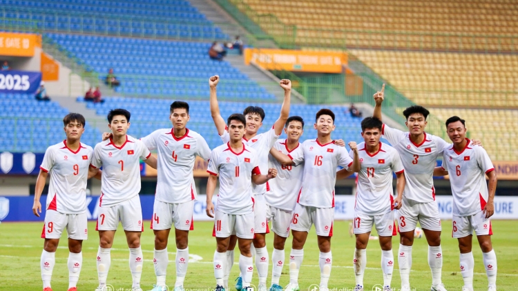 HLV Kim Sang Sik hài lòng về sự khởi đầu suôn sẻ 