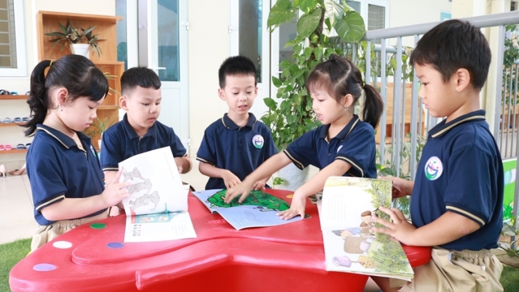 Cung cấp một bộ sách giáo khoa thống nhất toàn quốc từ năm học 2026-2027