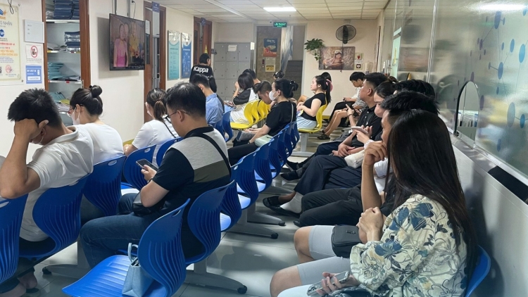 Nỗi niềm những ông bố hiếm muộn