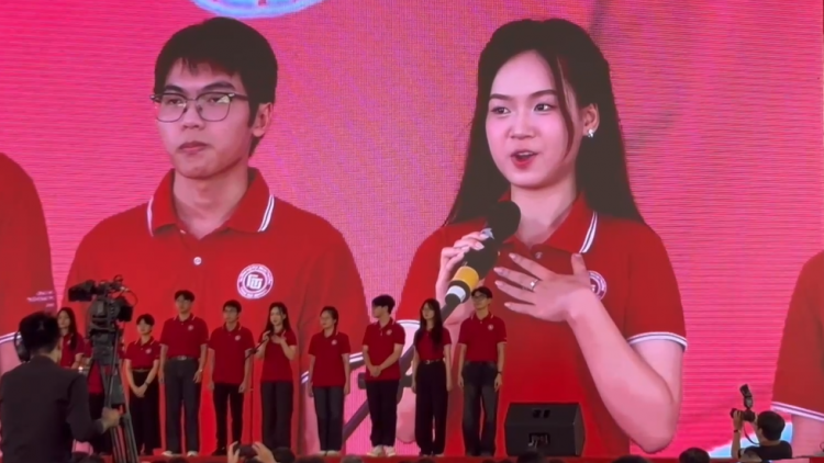 Thủ khoa toàn quốc gây "bão mạng" trở thành thủ khoa ĐH Ngoại thương