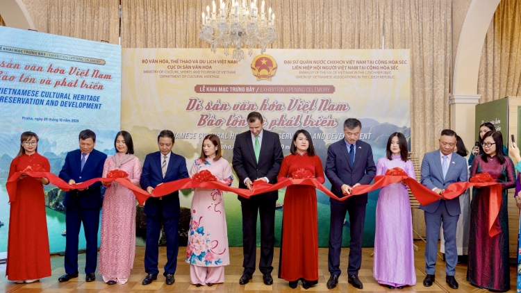 Trưng bày di sản văn hoá Việt Nam tại Cộng hoà Séc
