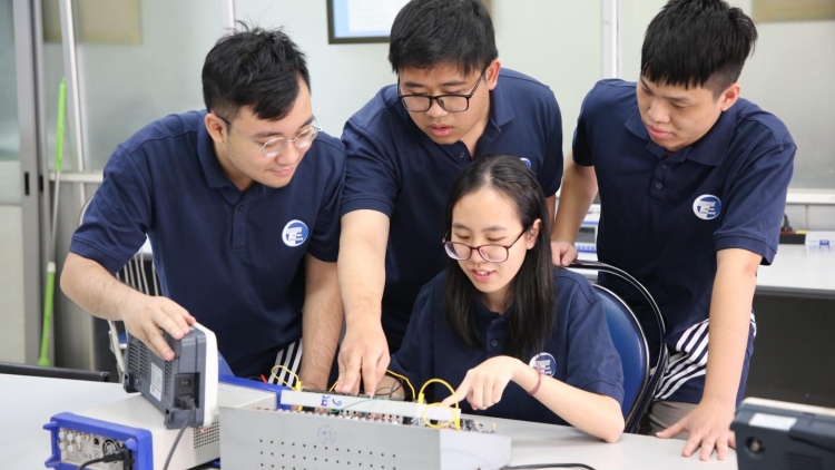 Đại diện trường đại học nói lý do không xét học bạ, giải khoa học kỹ thuật