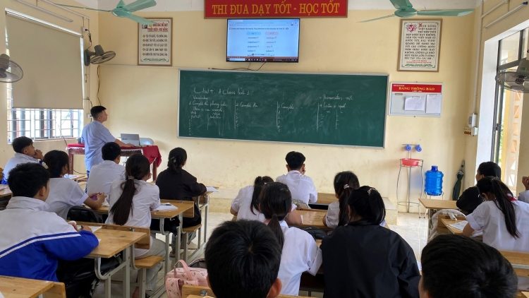 Giáo viên vùng sâu xa, biên giới, hải đảo cần được quan tâm để yên tâm công tác