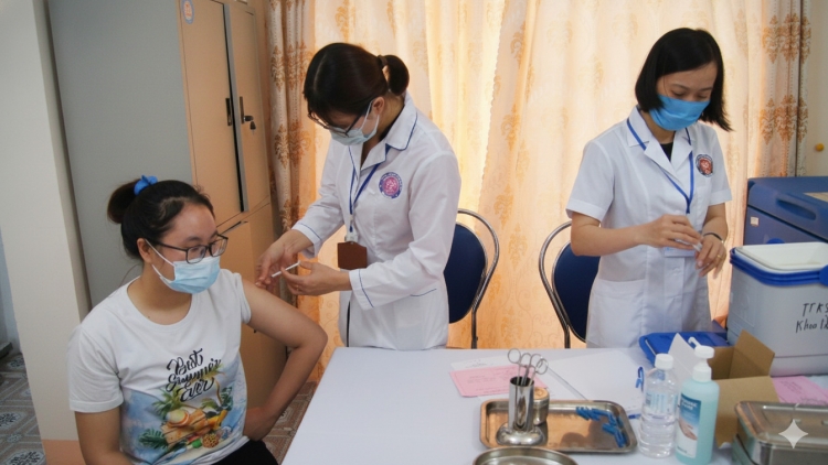 Tiêm chủng mở rộng và những nỗ lực nâng cao công tác chăm sóc sức khỏe cộng đồng