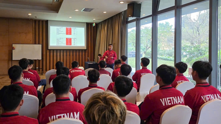 Đội tuyển U22 Việt Nam họp rút kinh nghiệm, chuẩn bị cho trận gặp U22 Uzbekistan