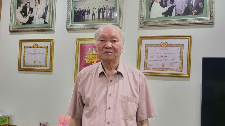 Cụ ông 91 tuổi vẫn miệt mài cống hiến cho cộng đồng