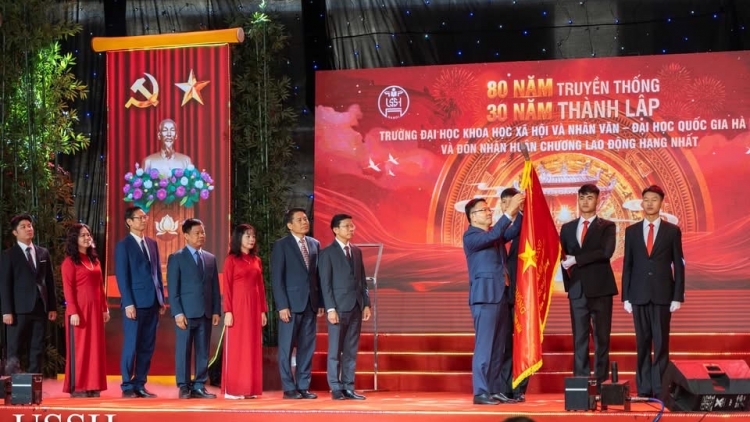 ĐHQG Hà Nội tiên phong hiện thực hóa Nghị quyết của Đảng 