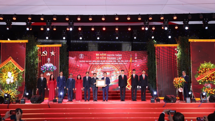 USSH đón nhận Huân chương Lao động hạng nhất lần thứ ba 