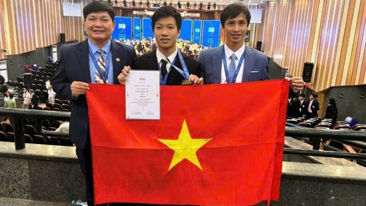 Thầy giáo đội tuyển: "Chỉ cần là chính mình, các em đã là người chiến thắng"