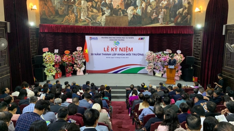 Thành lập “Quỹ học bổng Cựu người học Khoa Môi trường"