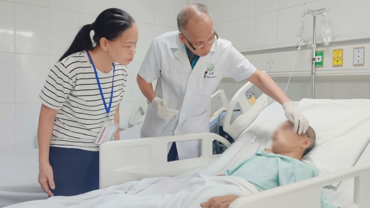 Ca nối vi phẫu hiếm gặp giúp người đàn ông phục hồi mặt