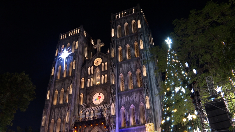 Hà Nội rộn ràng không khí Giáng sinh 2025