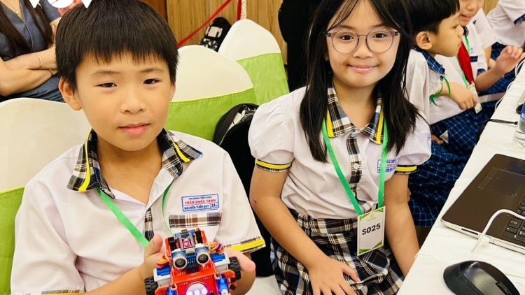 Dạy AI từ tiểu học: cần thiết nhưng nên cẩn trọng