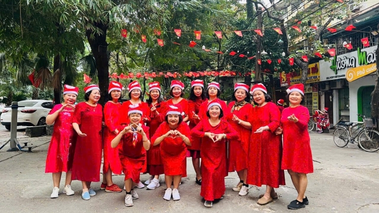 Người cao tuổi đón Noel theo cách rất riêng